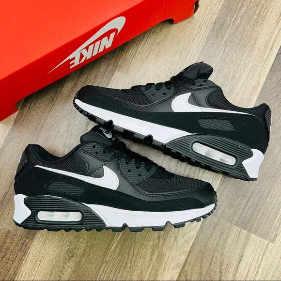 Nike Air Max 90 - Picture 2 of 7